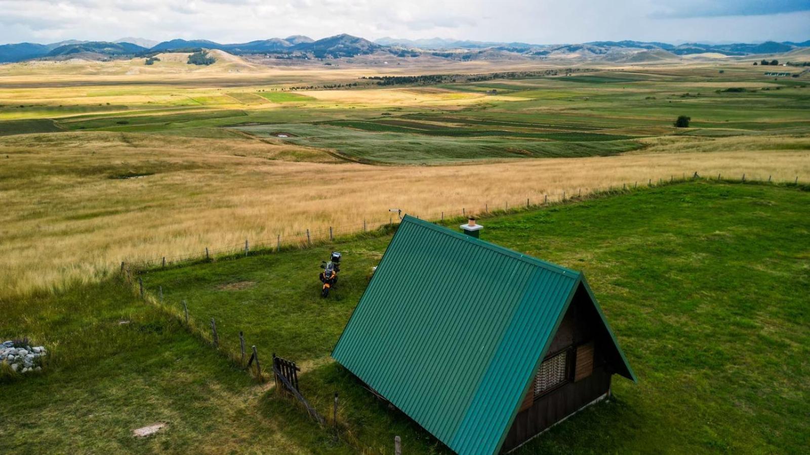 Village house in mountain-Green Field Žabljak Buitenkant foto